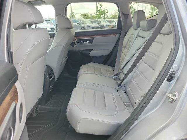 Used 2018 Lunar Silver Metallic Honda Touring image 14