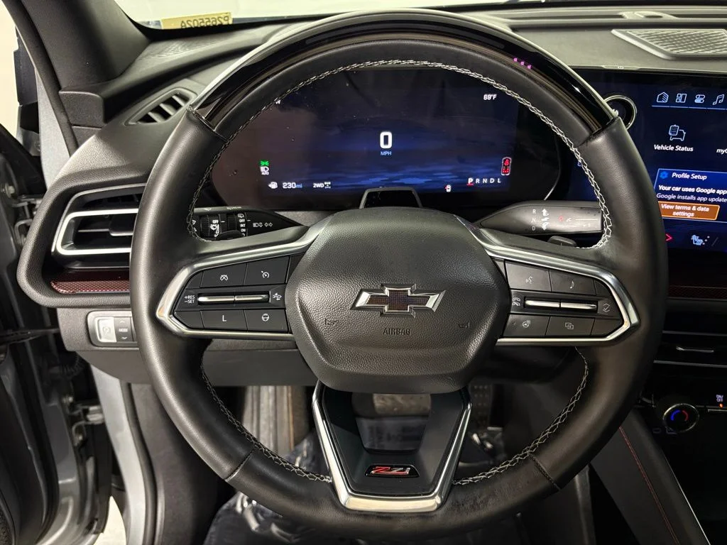Used 2024 Gray Chevrolet Z71 image 23