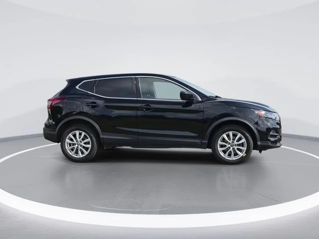 Used 2021 Black Nissan S image 9