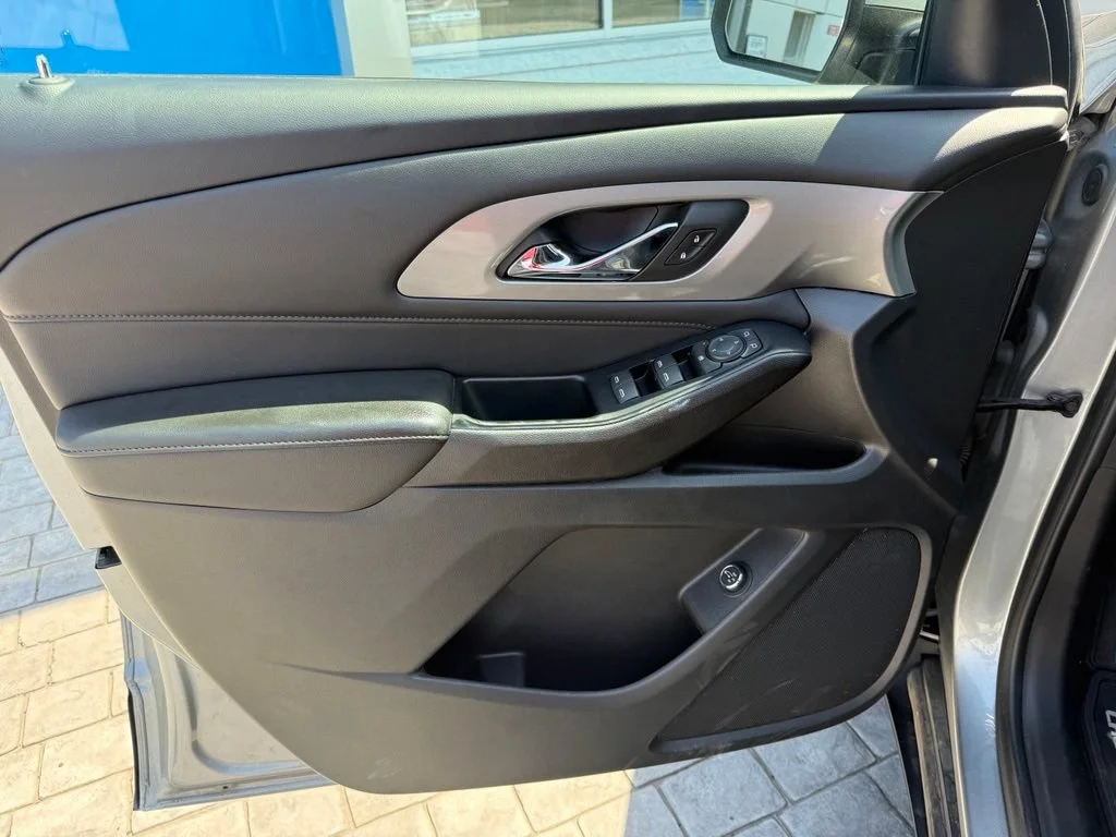 Used 2023 Sterling Gray Metallic Chevrolet LT Cloth image 34