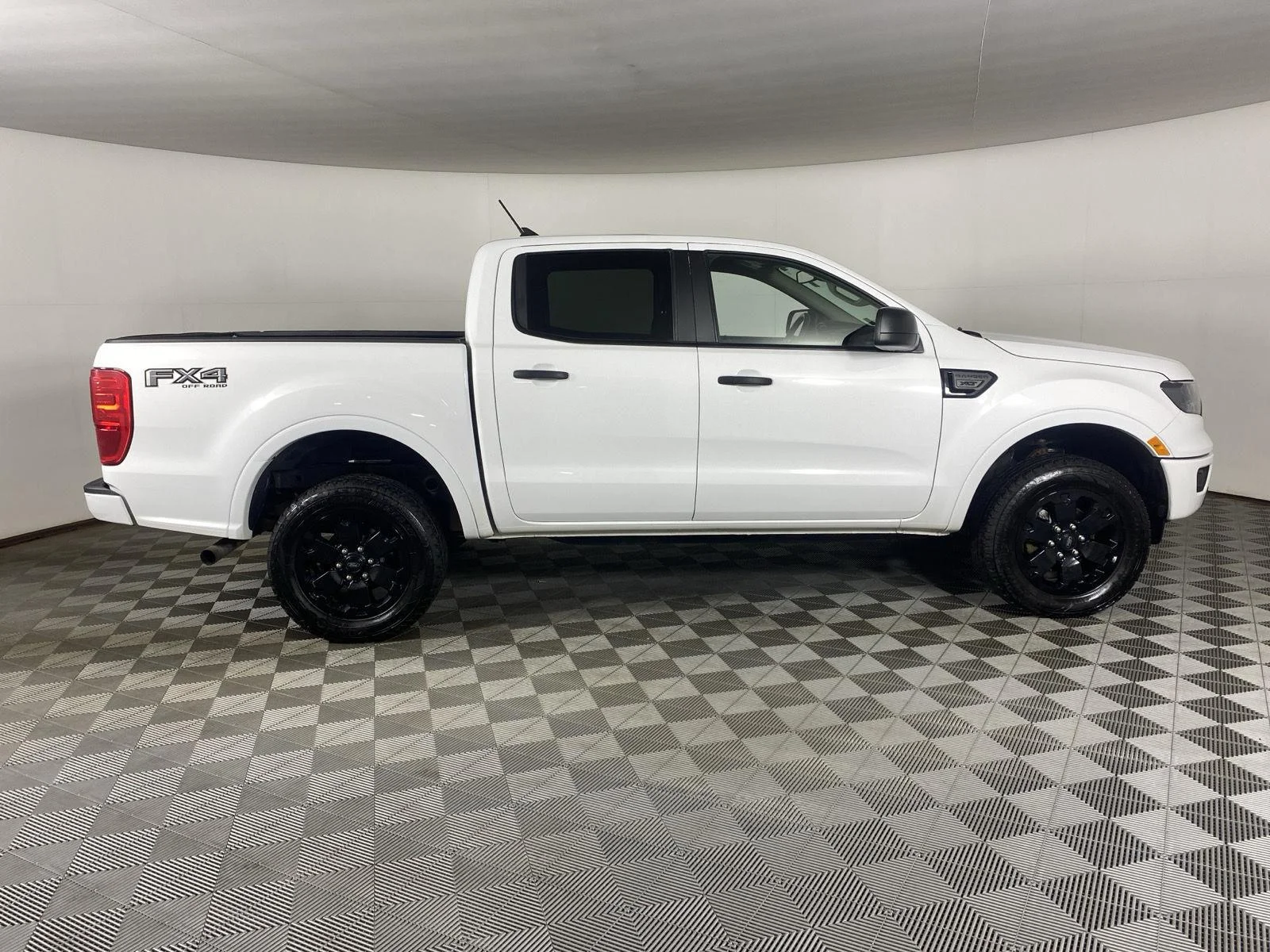 Used 2021 Oxford White Ford  image 13