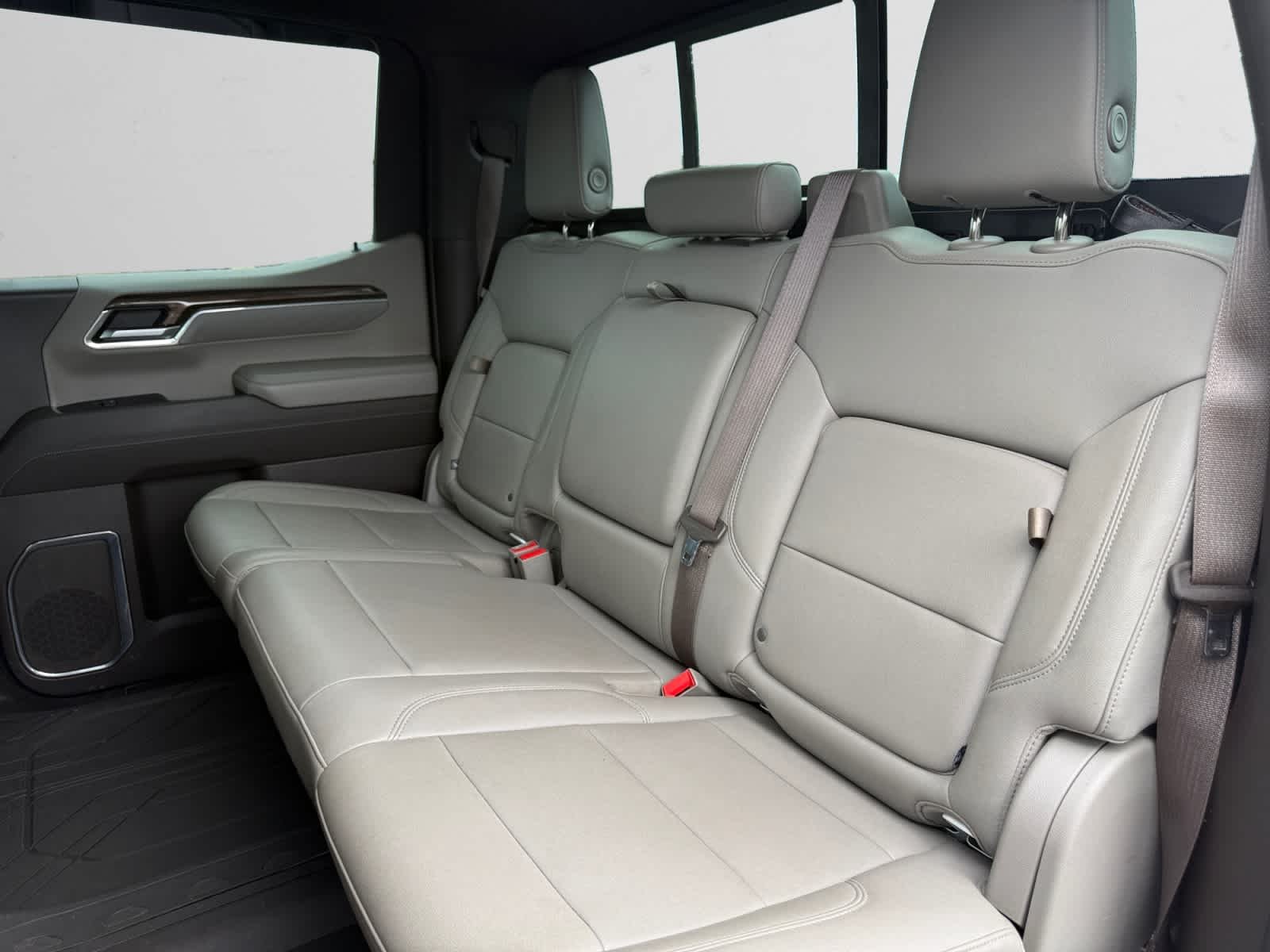 Used 2024 Summit White Chevrolet RST image 13