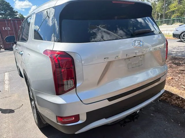 Used 2022 Silver Hyundai SEL image 8