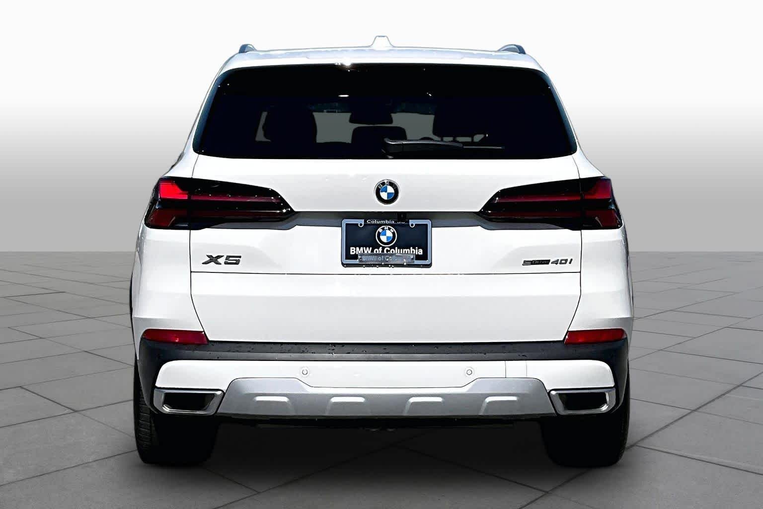 Used 2026 Alpine White BMW sDrive40i image 7