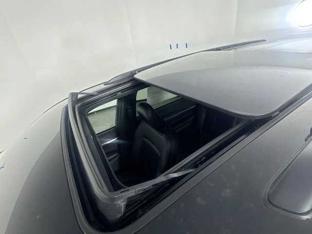 New 2026 Diamond Black Crystal Pearl-Coat Exterior Paint Jeep  image 21