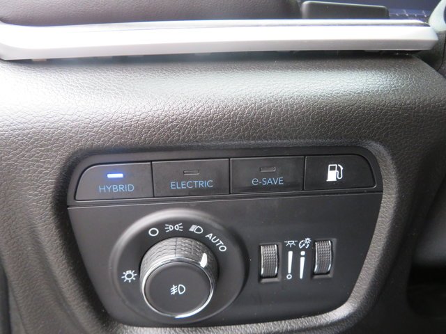 Used 2023 Baltic Gray Metallic Clearcoat Jeep  image 34