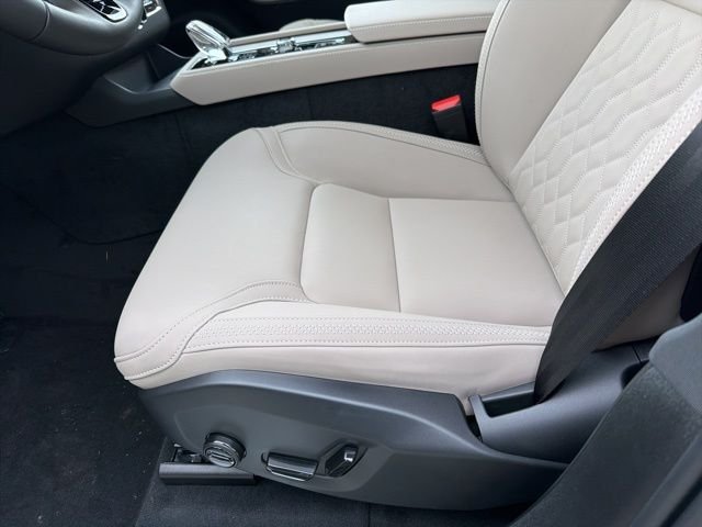 2026 Volvo XC90 Plus - Photo 12