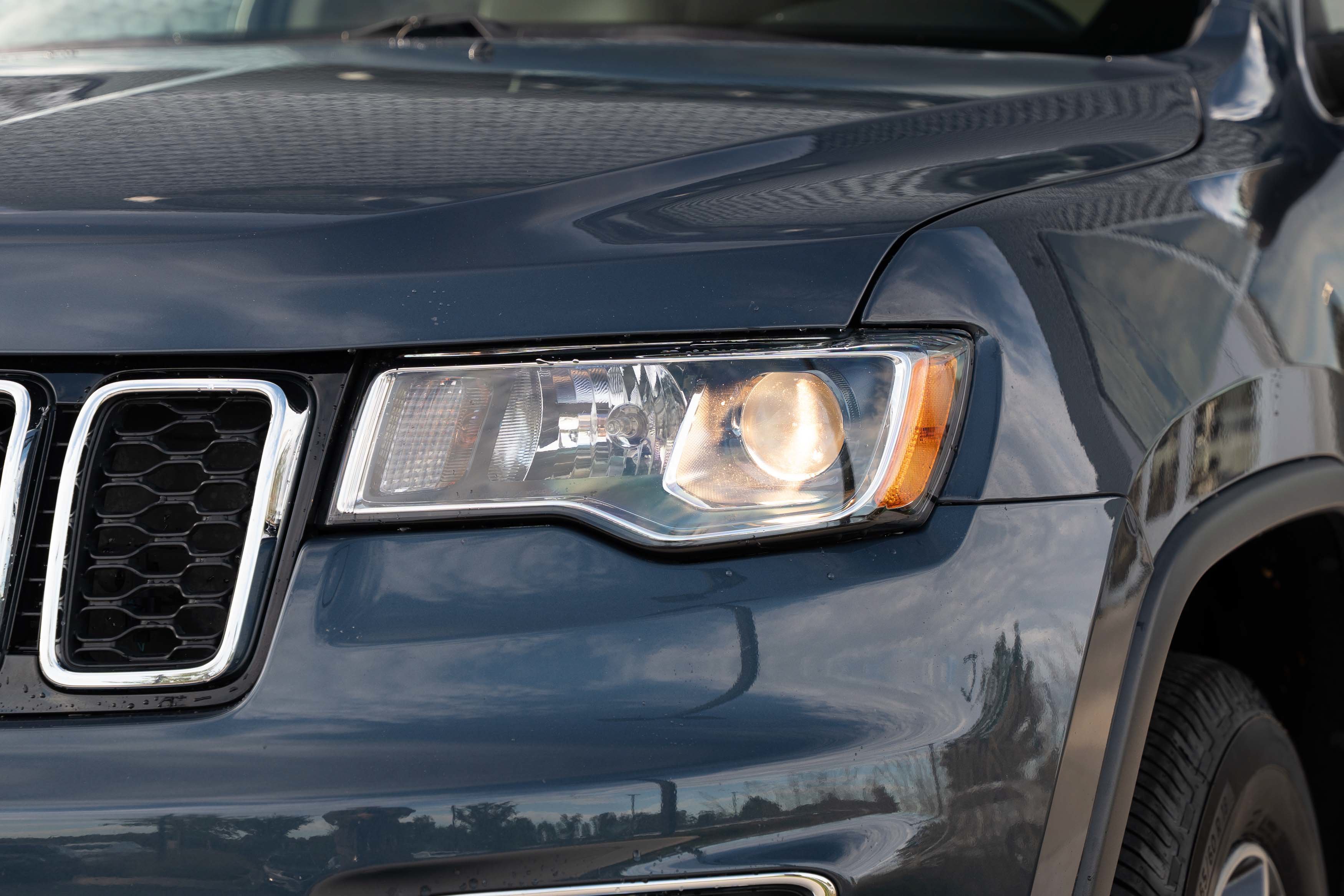 Used 2019 Slate Blue Pearlcoat Jeep Limited image 31