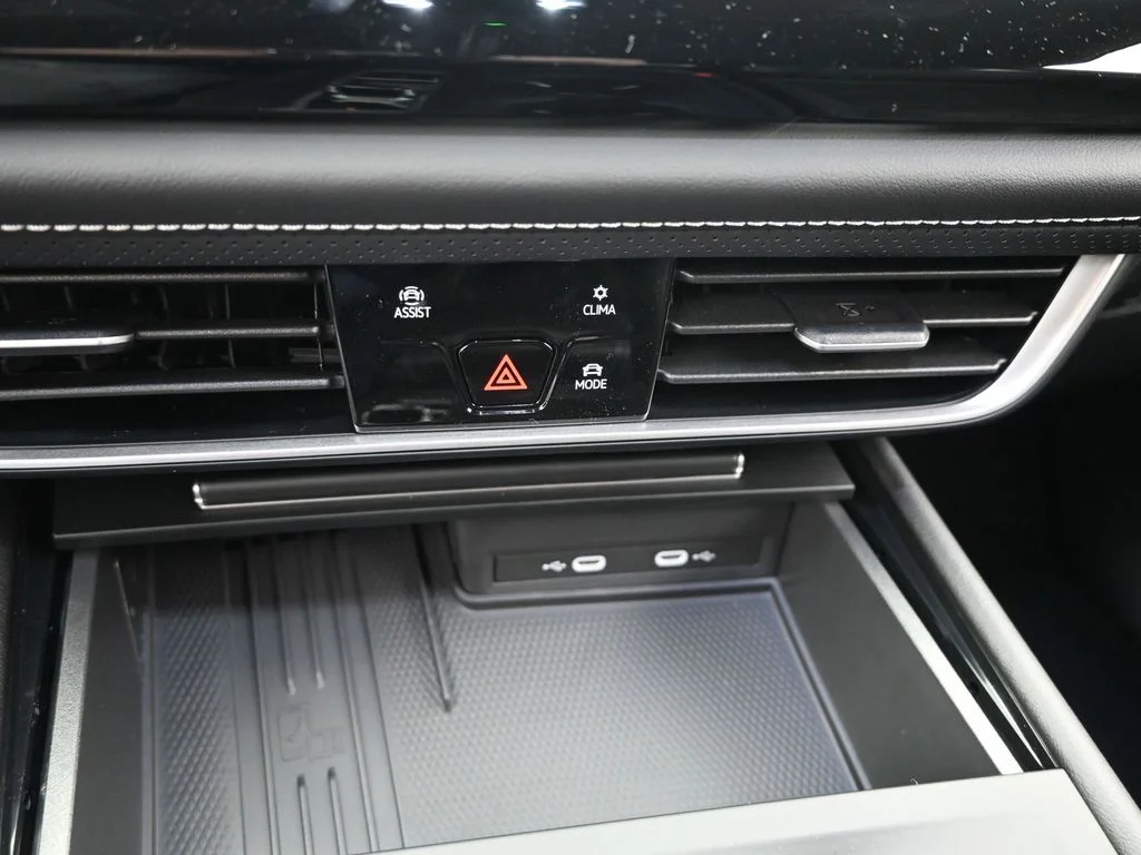 New 2026 White/off-white Volkswagen 2.0T SE image 19