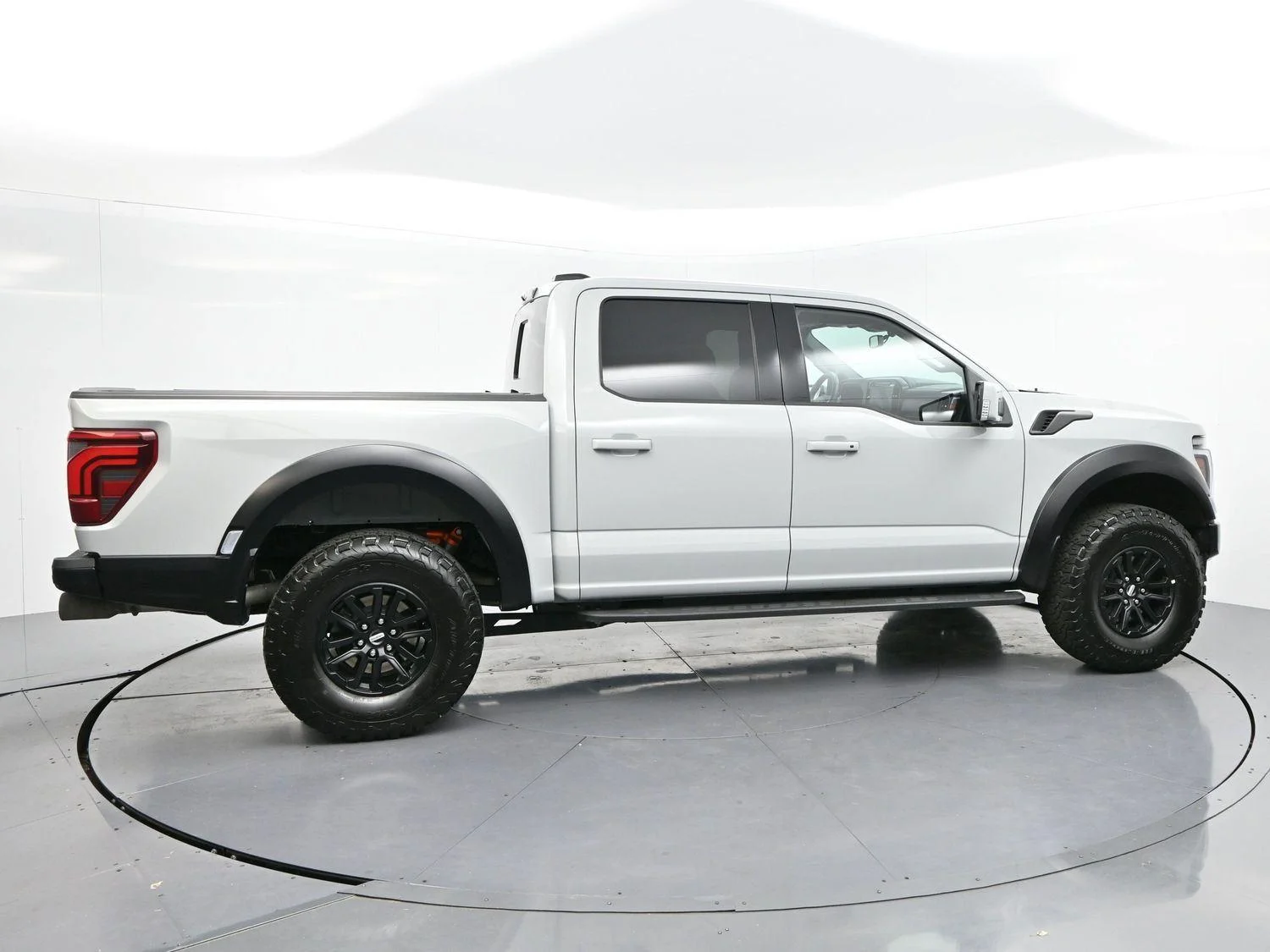 Used 2024 Avalanche Gray Ford Raptor image 8