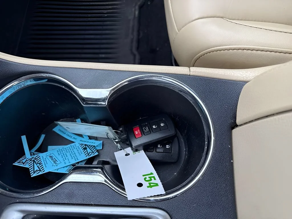 Used 2016  Toyota XLE image 15