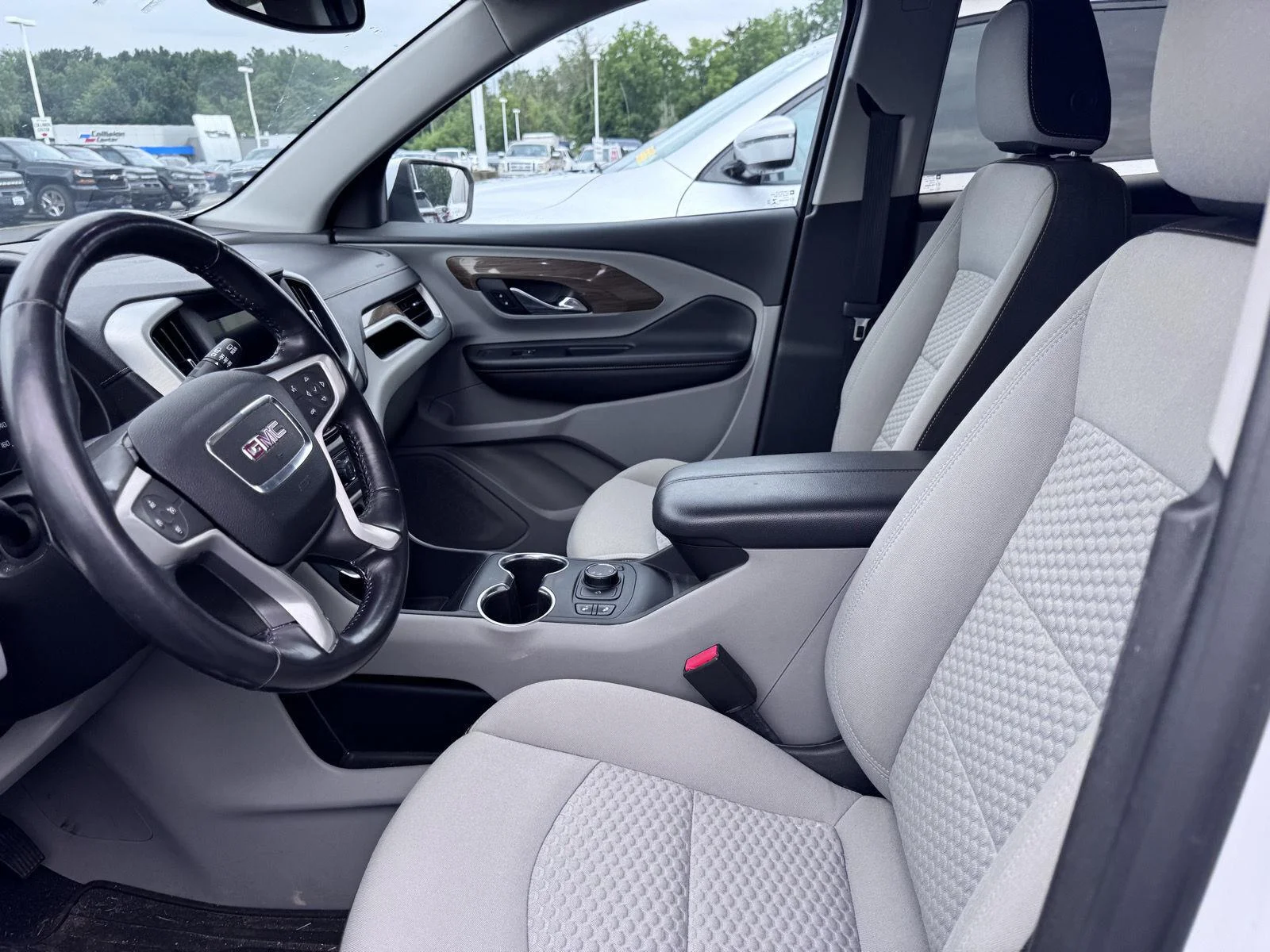 Used 2019 Summit White GMC SLE image 9