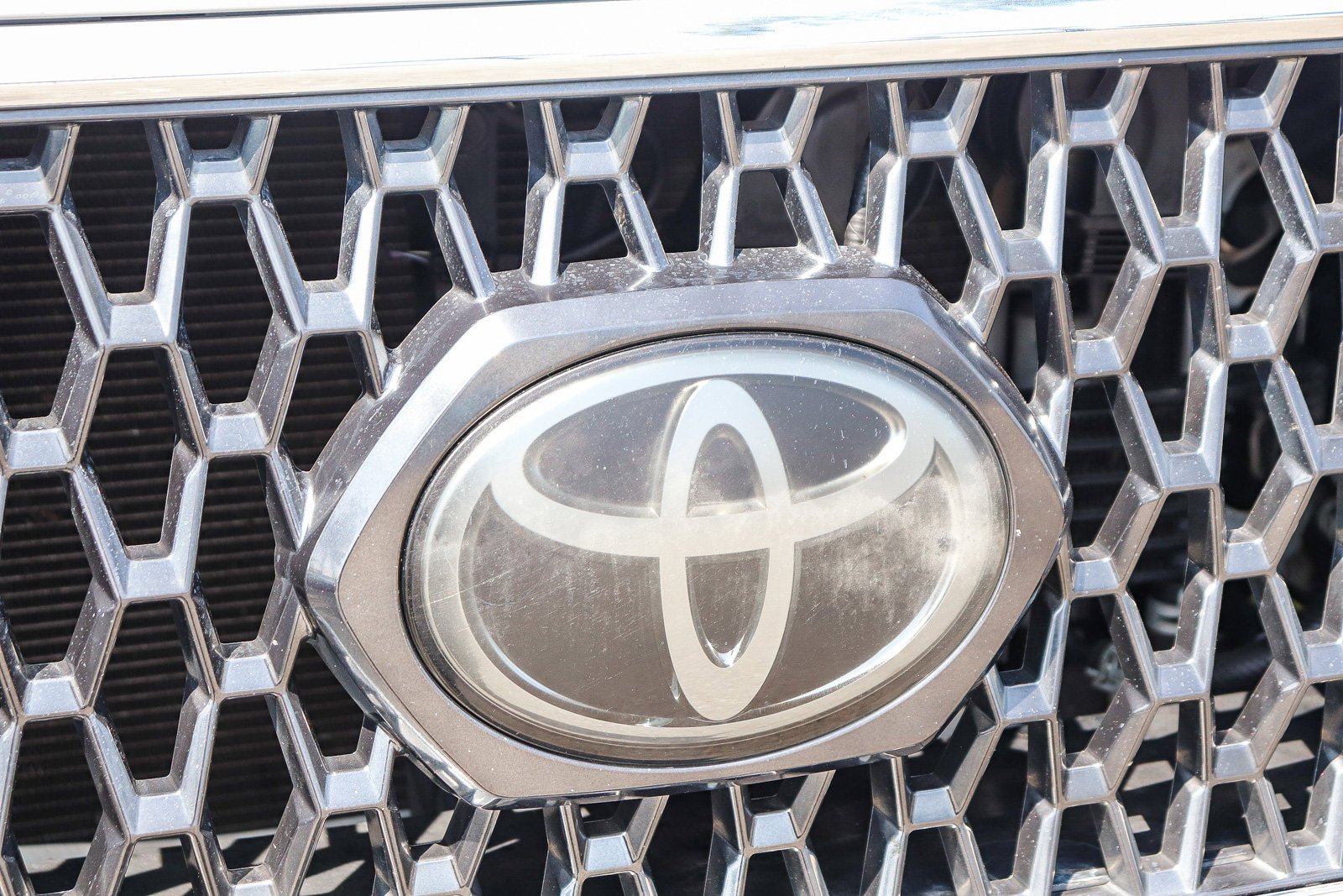 Used 2018 Super White Toyota TRD Sport image 4
