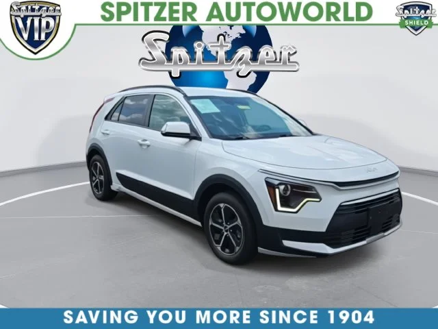 Used 2023 White Kia EX image 16