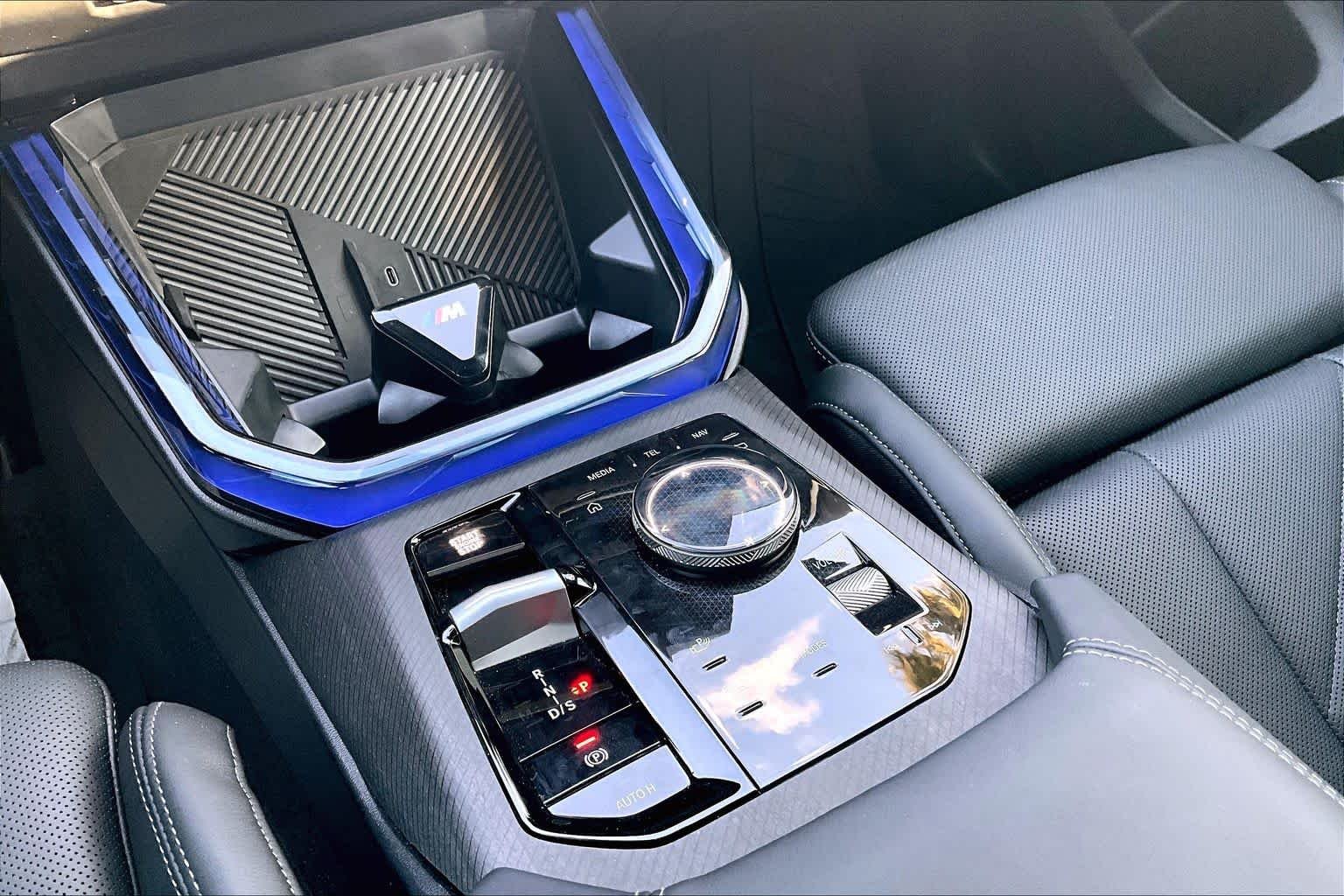 New 2026 Tanzanite Blue II Metallic BMW 30 xDrive image 16
