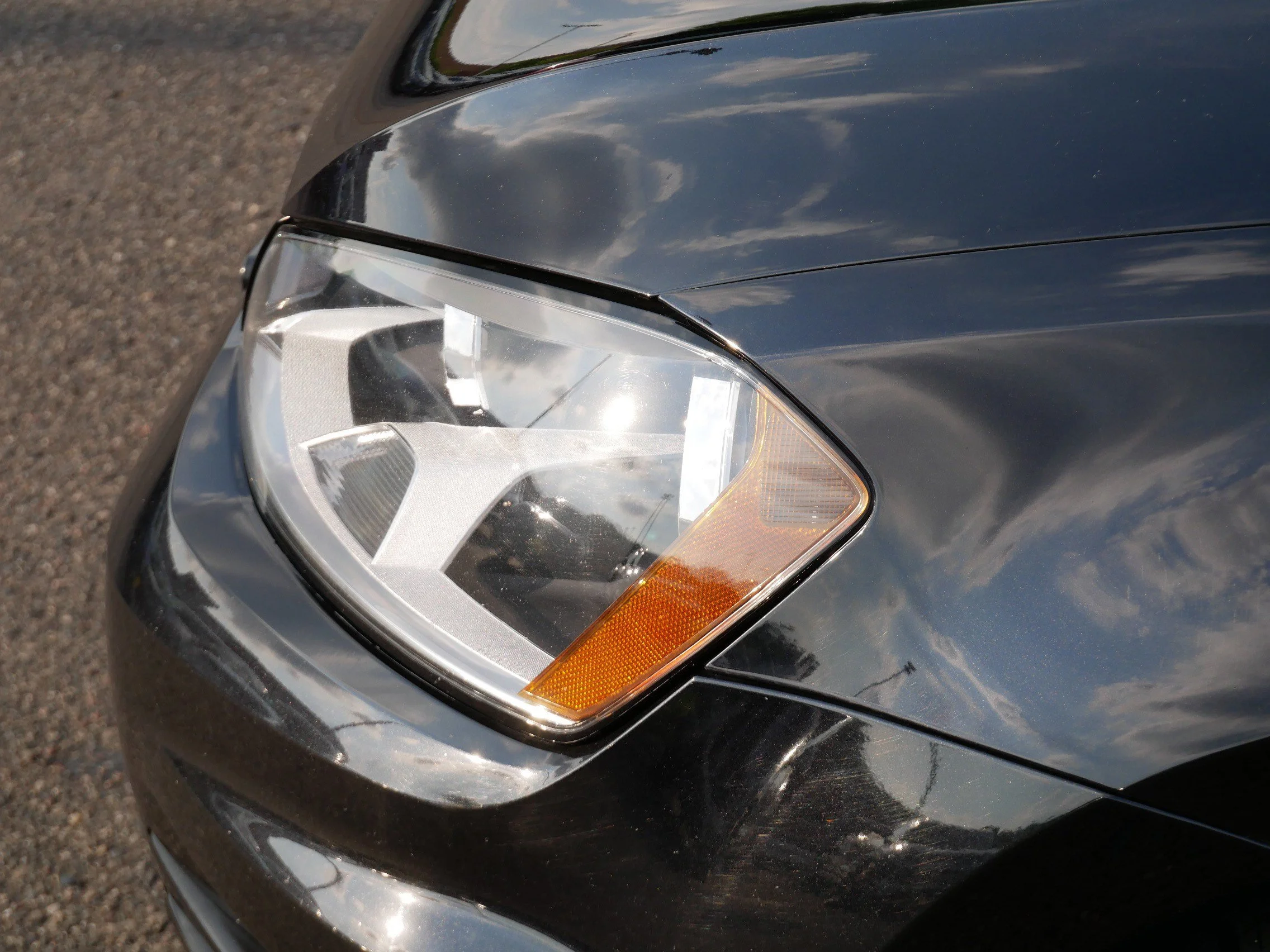 Used 2015 Deep Black Pearl Volkswagen S image 16