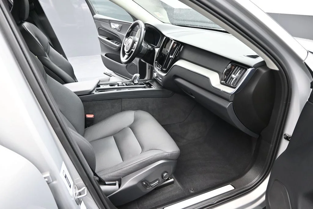 Certified Used 2025 Silver Dawn Volvo Plus image 21