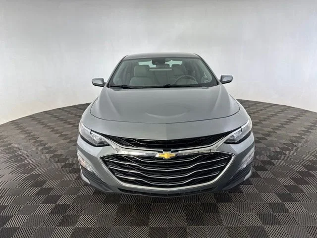 Used 2023 Gray Chevrolet LT image 2