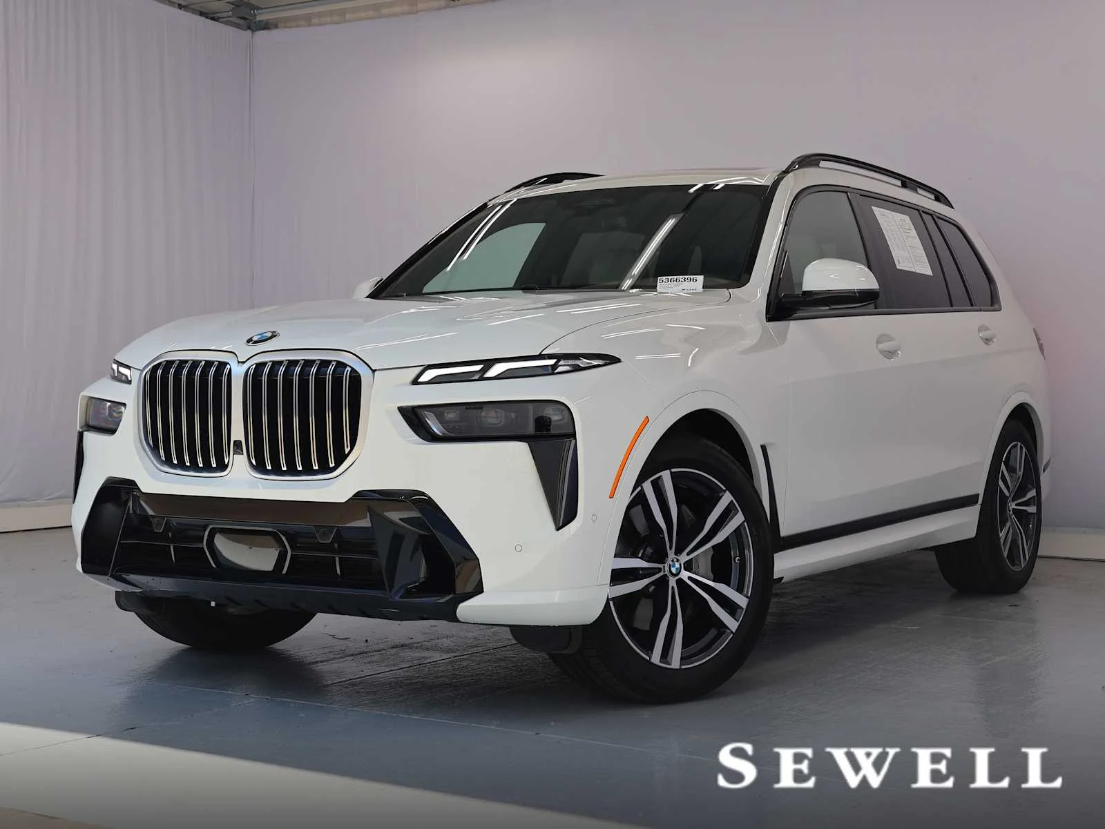 2025 BMW X7 xDrive40i's photo