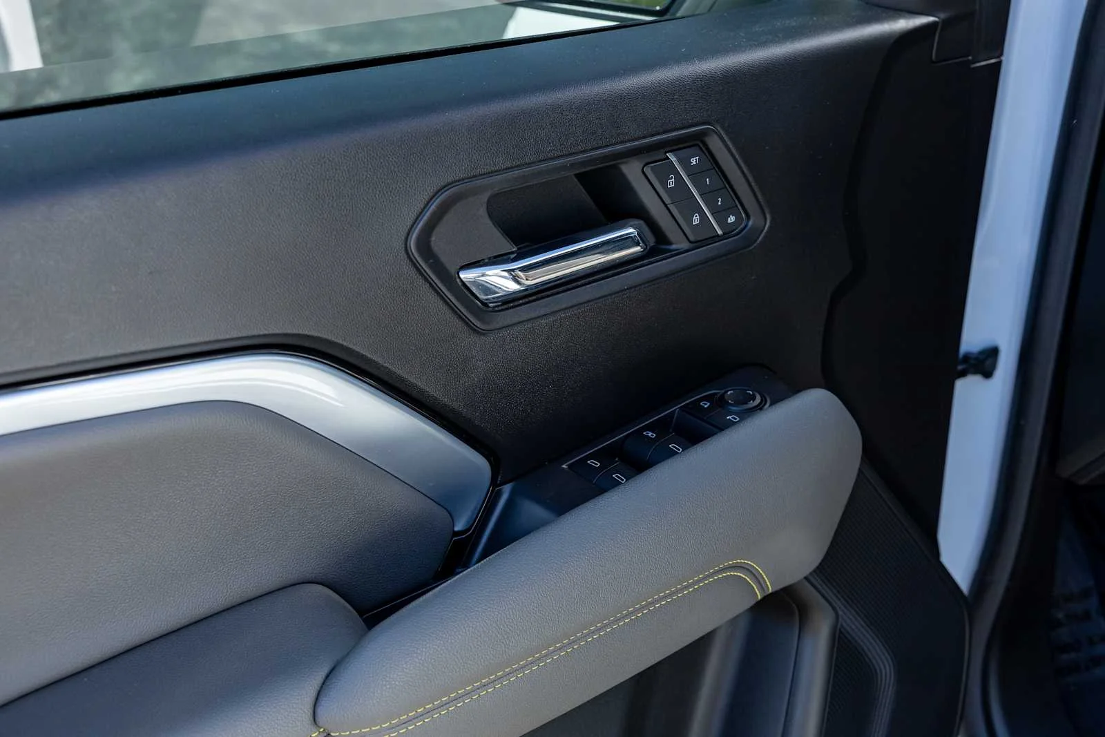 Used 2023 Summit White Chevrolet ZR2 image 13