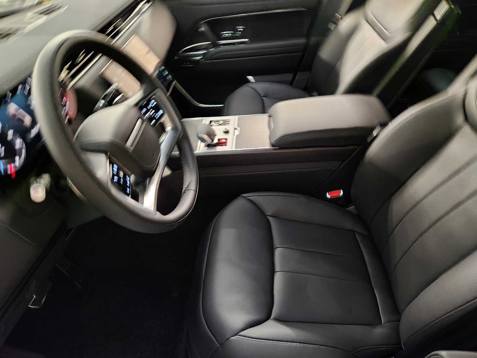 New 2027 Carpathian Grey Premium Metallic Land Rover SE image 13