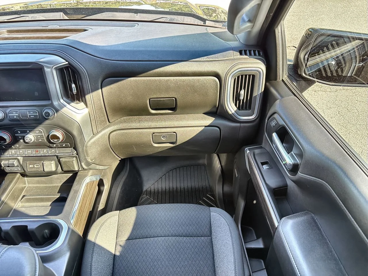 Used 2022 Black Chevrolet RST image 24