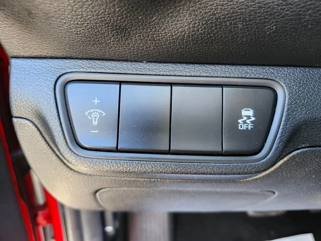 Used 2024 Red Kia LXS image 32