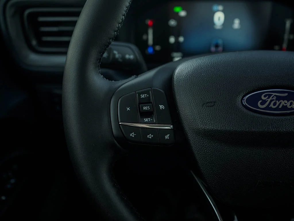 New 2026 Shadow Black Ford XLT image 18