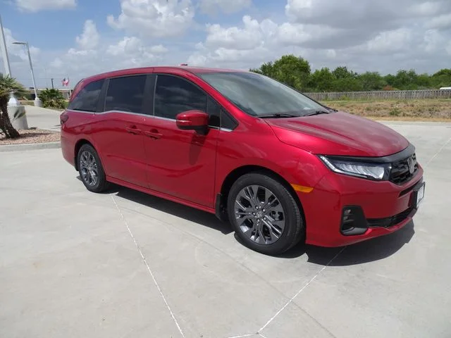 New 2027 Radiant Red Metallic II Honda Touring image 3