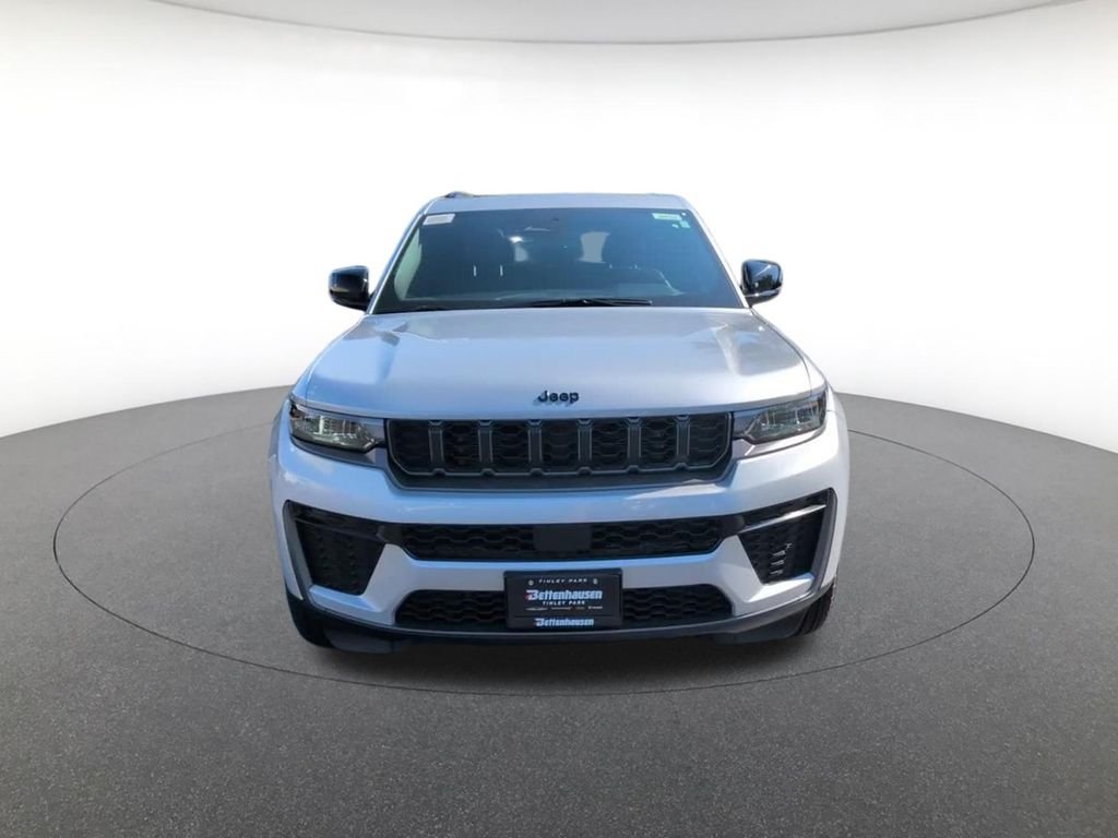 New 2026 Silver Zynith Exterior Paint Jeep Altitude image 14