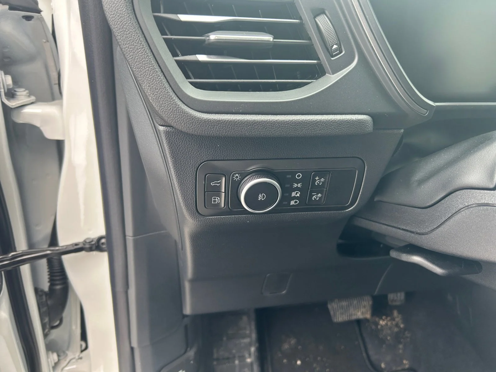 New 2026 Star White Metallic Tri-Coat Ford PHEV image 16