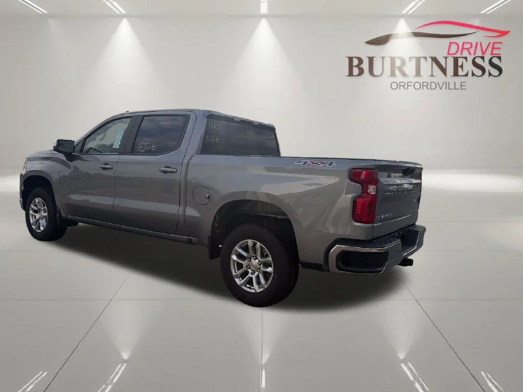 New 2026 Sterling Gray Metallic Chevrolet LT (2FL) image 5