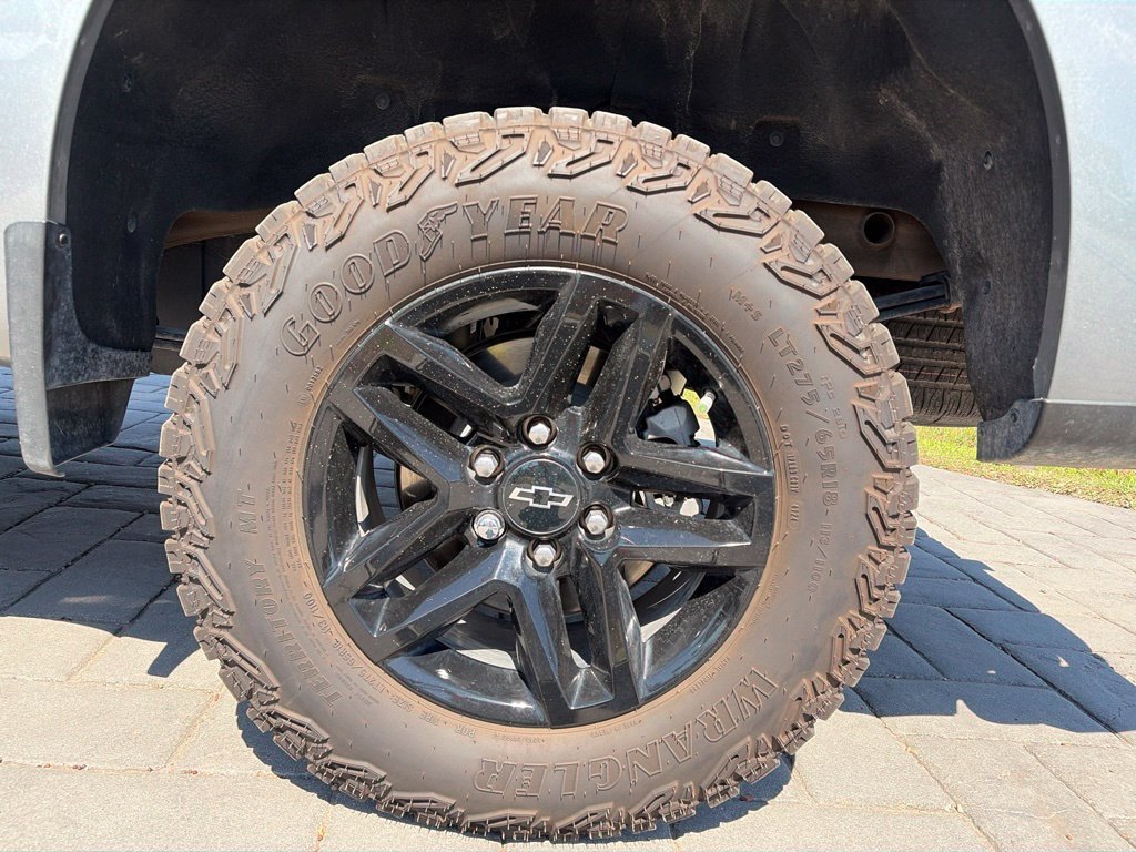 Used 2025 Sterling Gray Metallic Chevrolet Custom Trail Boss image 18