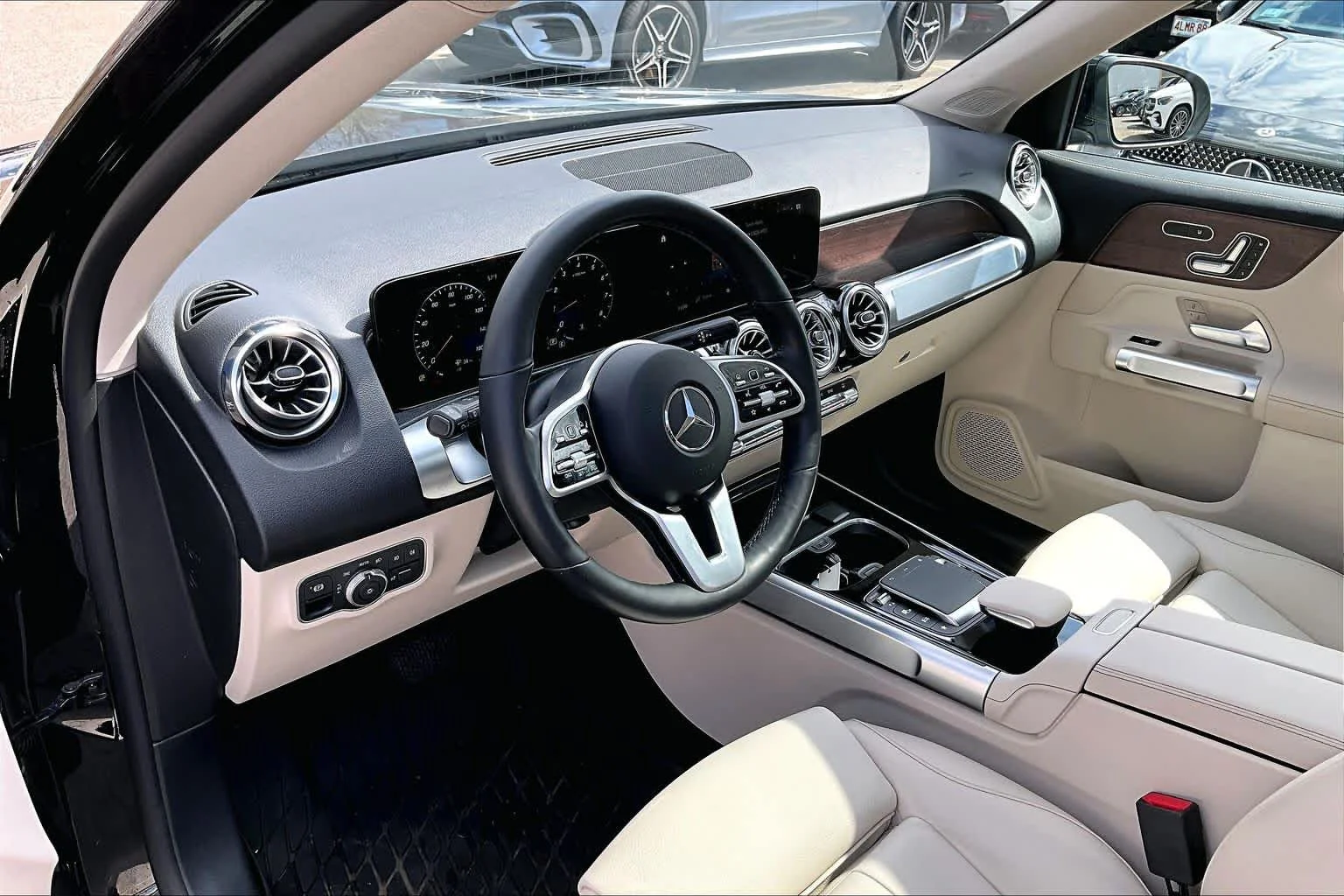 Used 2023 Night Black Mercedes-Benz GLB 250 image 18