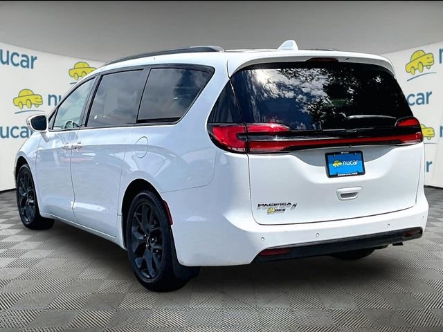 Used 2021 White Chrysler Touring L image 4