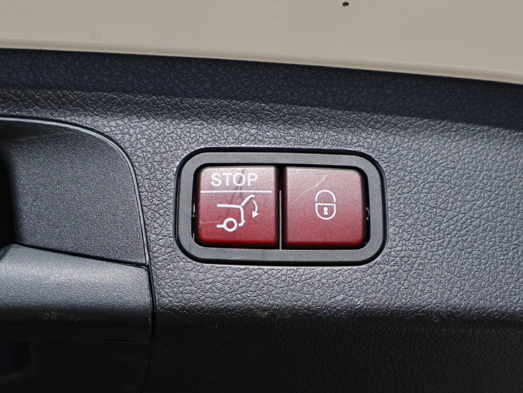 Used 2022  Mercedes-Benz GLE 53 AMG® image 19