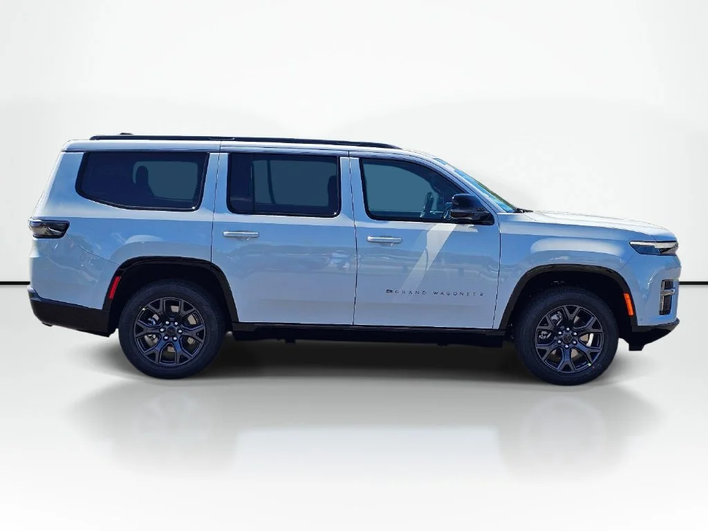 New 2026 Ghost Exterior Paint Jeep Limited Altitude image 7