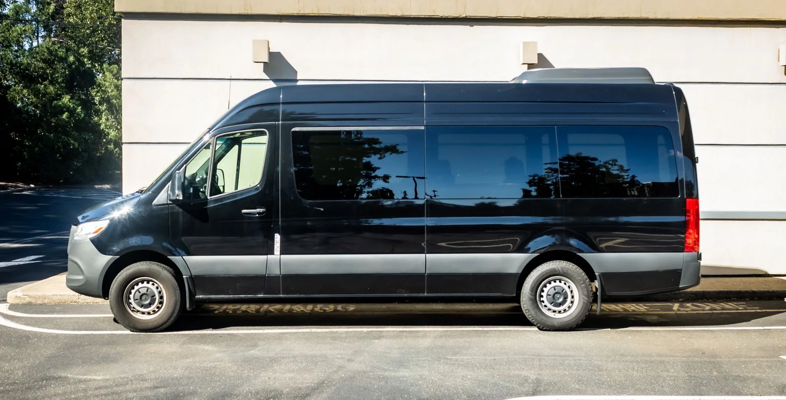 Used 2025  Mercedes-Benz Passenger 170 WB image 4