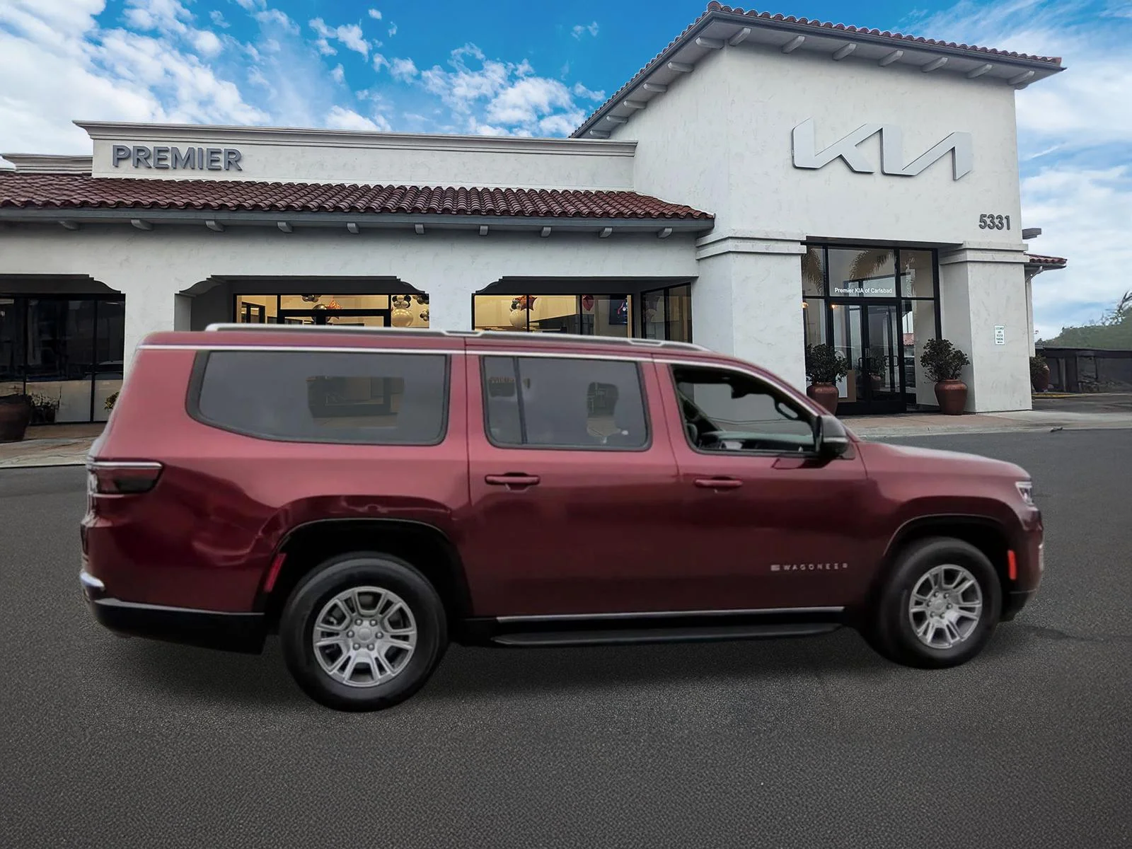 Used 2023 Red Jeep Base image 9