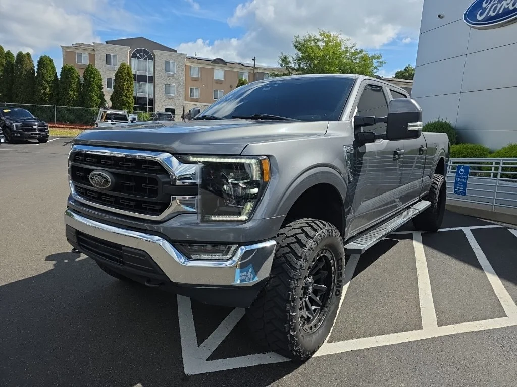 Used 2021 Gray Ford XLT image 6
