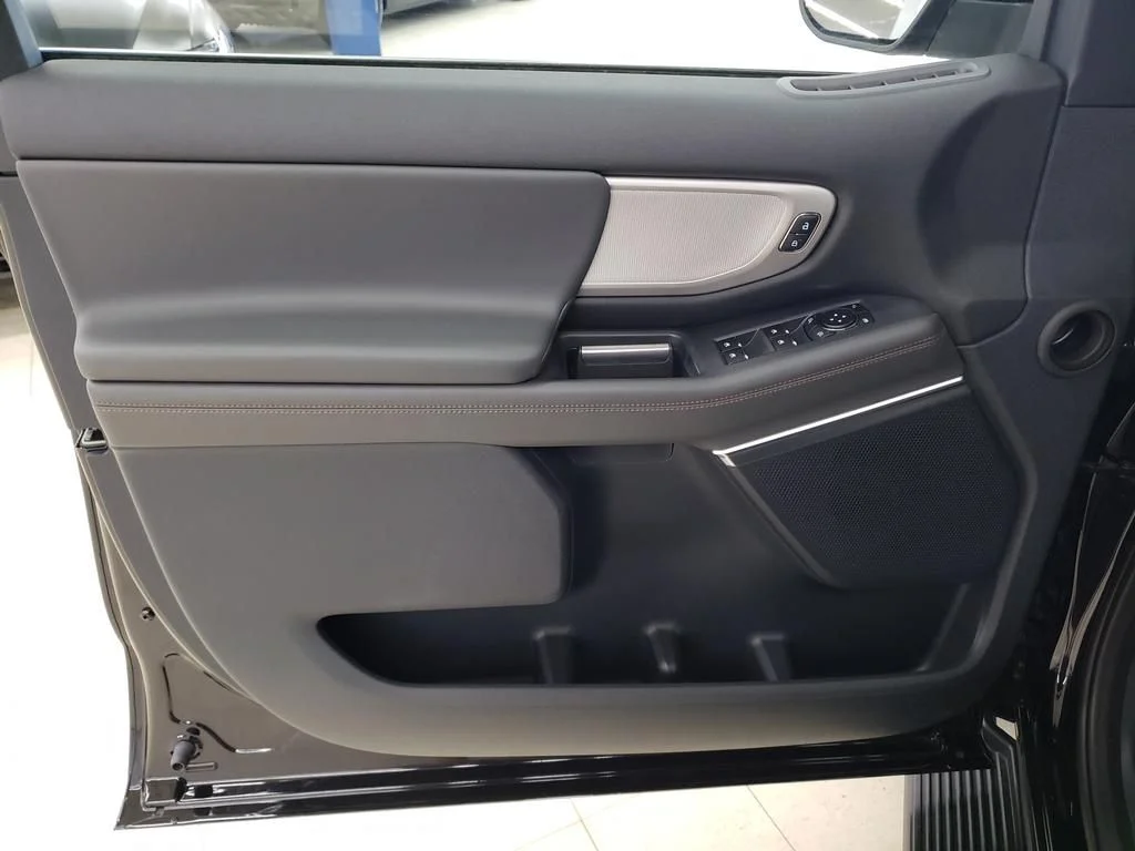 2025 Ford Expedition Active - Photo 11