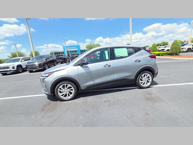 New 2027 Sterling Grey Metallic Chevrolet LT image 27