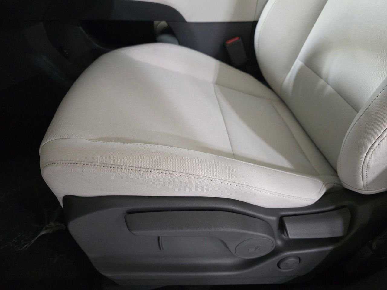 New 2026 Serenity White Hyundai SE FWD image 24