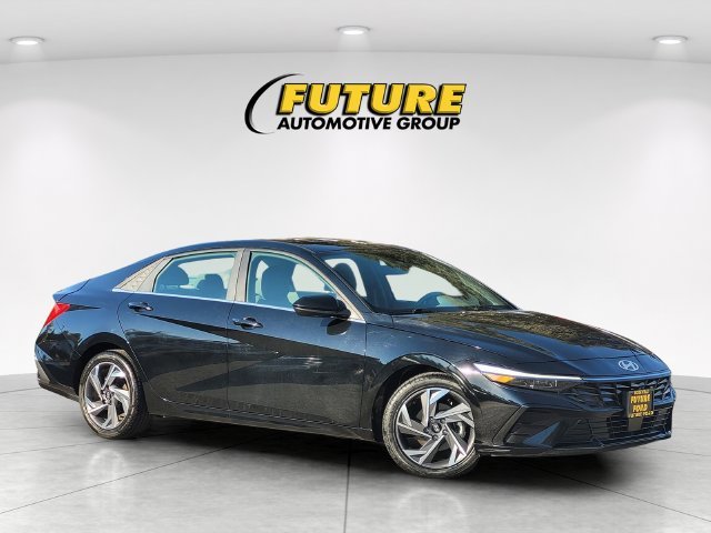 Certified Used 2025 Black Hyundai SEL Convenience image 1