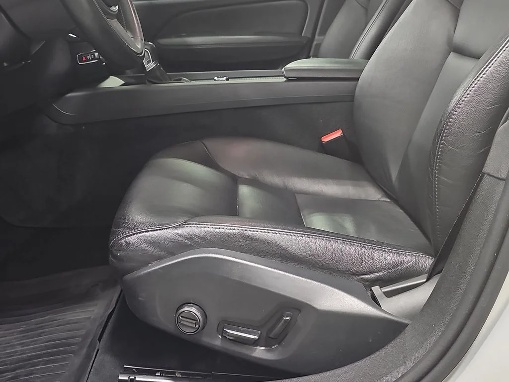 Used 2019 Beige Volvo T5 Momentum image 31