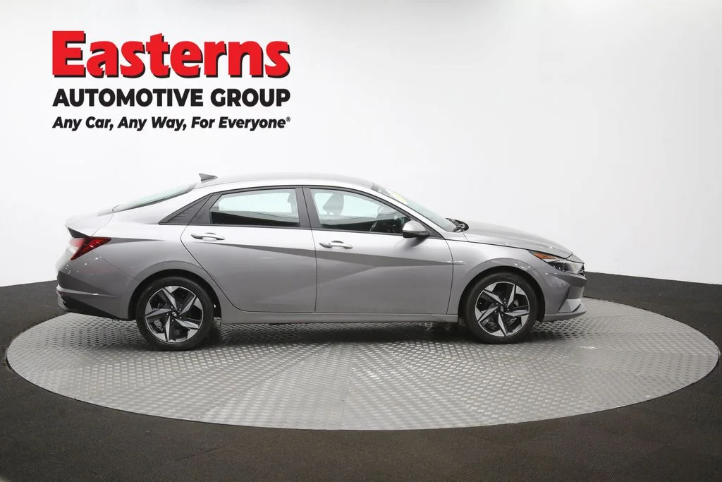 Used 2023 Silver Hyundai SEL image 39