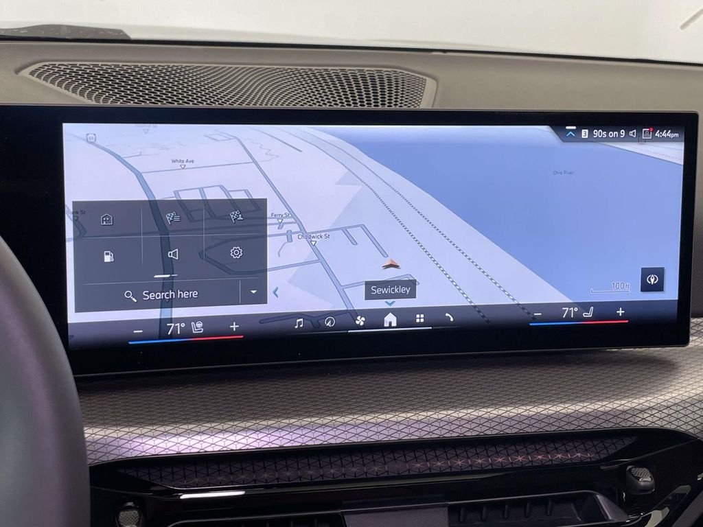 2025 BMW 3 Series 330i - Photo 23