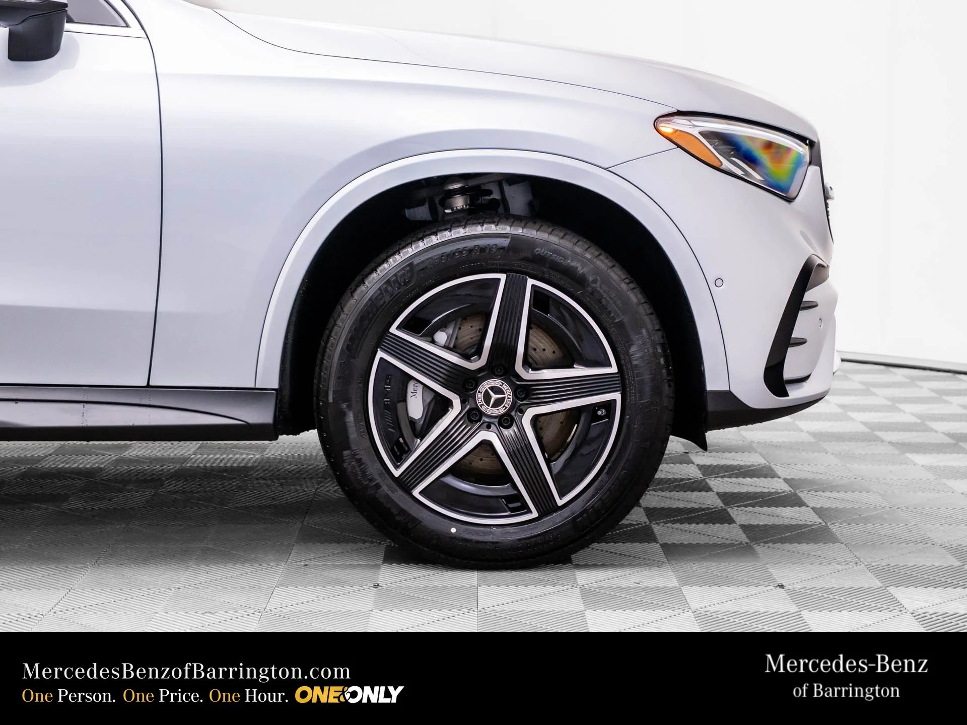 New 2026 Silver Mercedes-Benz GLC 300 image 37
