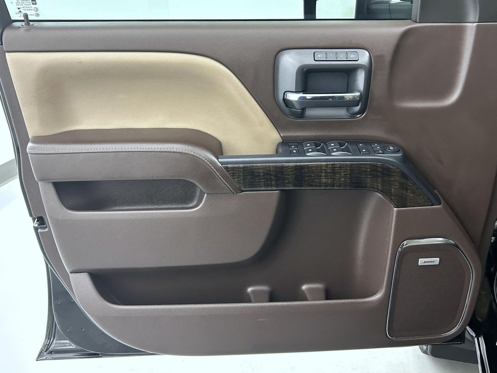 Used 2015 Black GMC Denali image 9