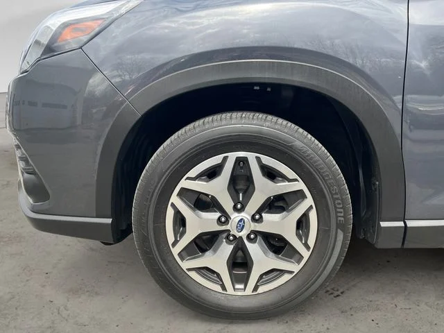 Used 2022 Gray Metallic Subaru Premium image 14